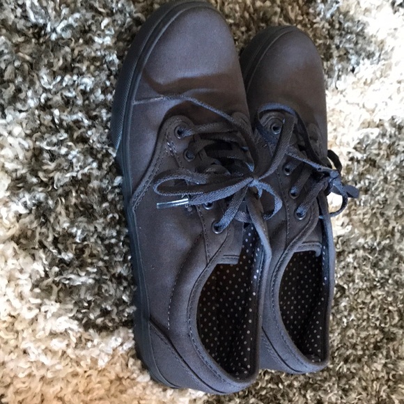 Vans - Picture 2 of 5